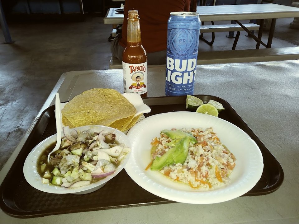 Tostada De Ceviche Coctel Chimichangas